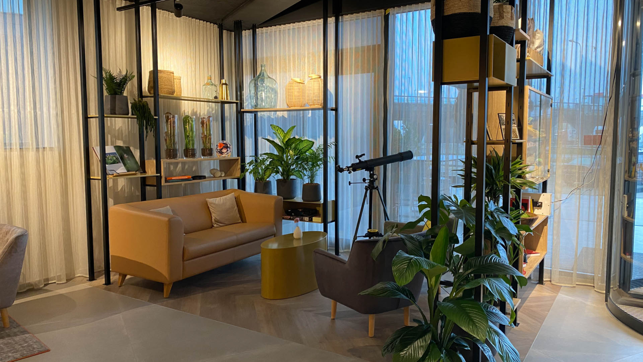Hotel 99-04
